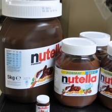 nutella 350g chocolate spread/snickers 51g - product's photo