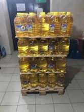 refined and crude sunflower oil - product's photo