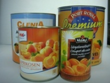 canned apricots in syrup - product's photo