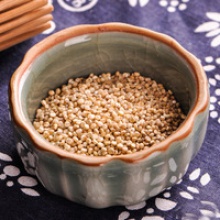  white quinoa grains - product's photo